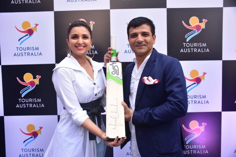In the films, Parineeti can be seen cuddling a koala, learning to surf at the Gold Coast, getting a taste of Australia's freshest produce, enjoying a birds eye view of Surfers Paradise on the Skypoint climb, spotting whales, watching the sunset over the Red Centre in Uluru amongst others. Parineeti Chopra,actress Parineeti Chopra,Parineeti Chopra unveils her video diaries,Friend of Australia
