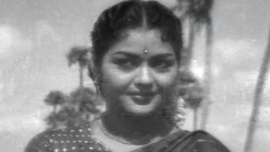 Check out her rare and unseen stills of actress Krishna Kumari. Krishna Kumari,actress Krishna Kumari,Krishna Kumari passes away,Krishna Kumari rare pics,Krishna Kumari rare images,Krishna Kumari rare stills,Krishna Kumari dead,Krishna Kumari death