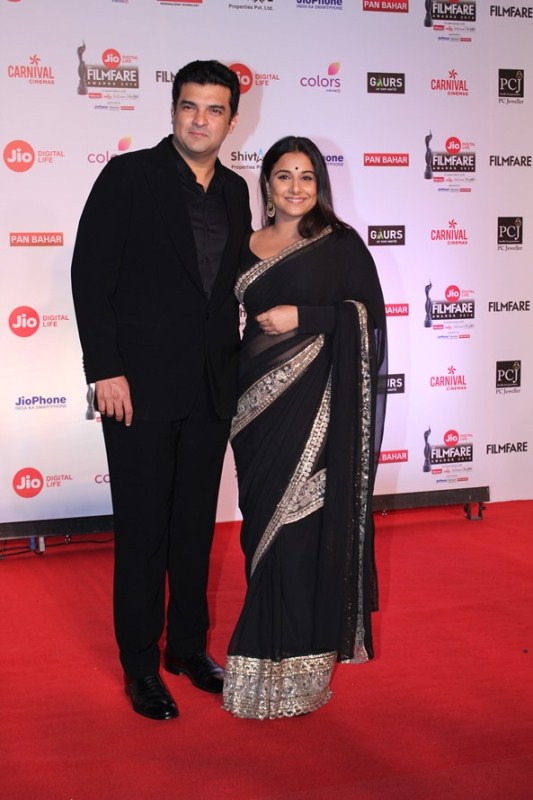 Sidharth Roy Kapoor and Vidya Balan at 63rd Jio Filmfare Awards 2018 in Mumbai. Sonam Kapoor,Vidya Balan,Parineeti Chopra,Richa Chadda,63rd Jio Filmfare Awards 2018,Jio Filmfare Awards 2018,Jio Filmfare Awards,Jio Filmfare Awards pics,Jio Filmfare Awards images,Jio Filmfare Awards stills,Jio Filmfare Awards pictures