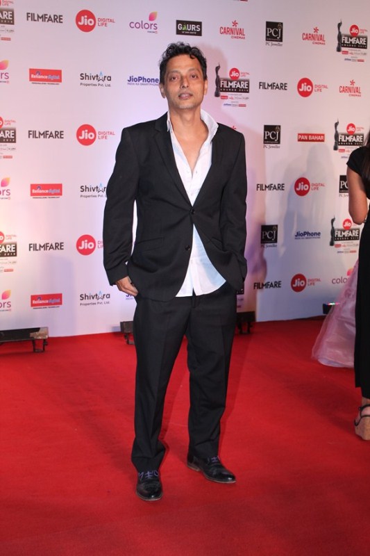 Omar Ali poses for the cameras at 63rd Jio Filmfare Awards 2018 in Mumbai. Rajkumar Rao,Sonali Bendre,Ayushmann Khurrana,Rajkummar Rao,63rd Jio Filmfare Awards 2018,Jio Filmfare Awards 2018,Jio Filmfare Awards,Jio Filmfare Awards pics,Jio Filmfare Awards images,Jio Filmfare Awards stills,Jio Filmfare Awards pictures