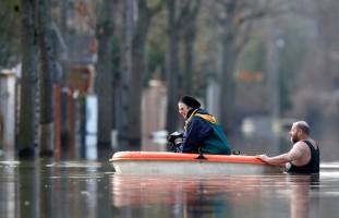 Paris under water,Paris flooded,Seine bursts,Paris flooded after heavy rain,Paris heavy rain,heavy rain in Paris