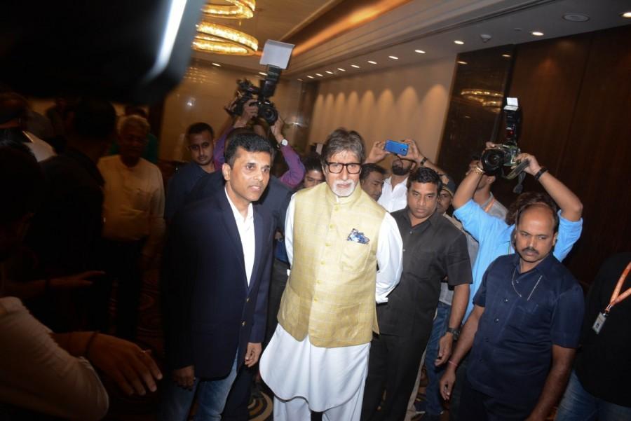 The superstar then expressed the wish to help physically challenged people. "I would like to congratulate Kirit and Anand for their work that made so much difference in some of the people's life. I am ready to contribute in my own way, if anything you need, my presence, my effort, and feel free to ask." Amitabh Bachchan,actor Amitabh Bachchan,Amitabh Bachchan interacts with beneficiaries kids