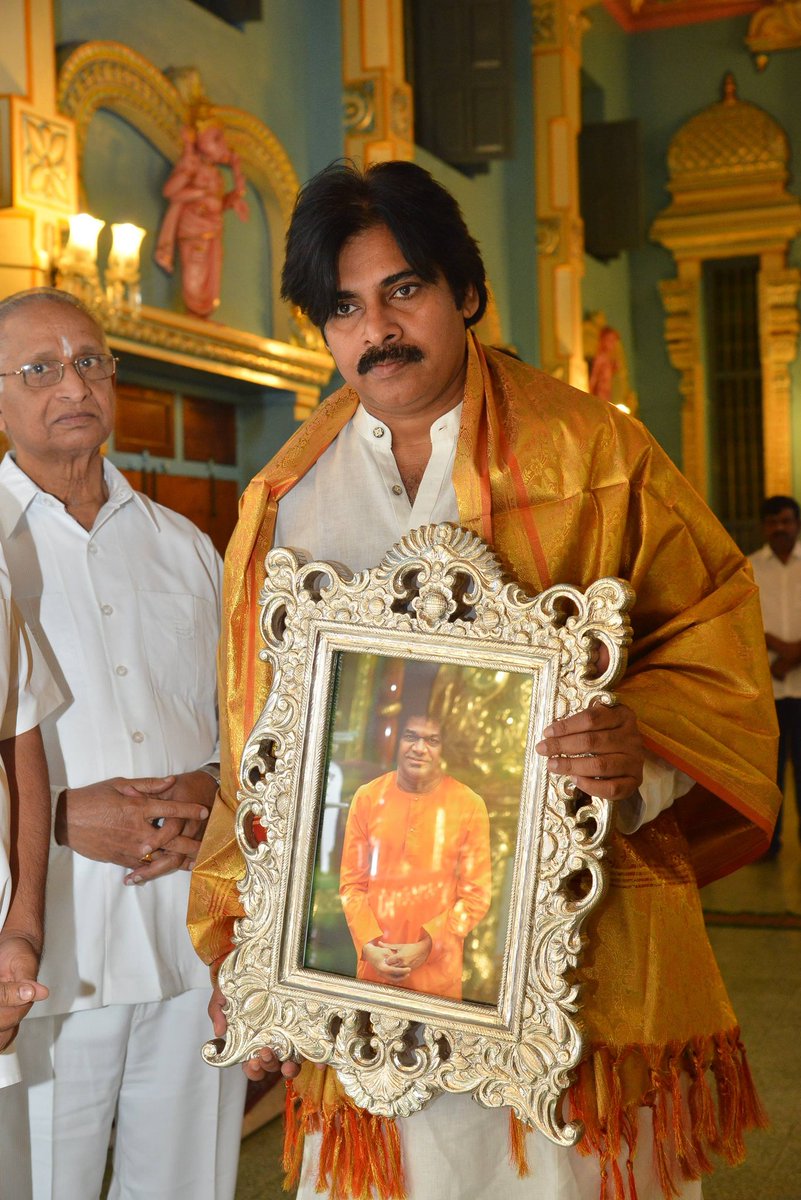 Pawan Kalyan offered prayers at Prasanthi Nilayam in Puttaparthi. Pawan Kalyan,actor Pawan Kalyan,Pawan Kalyan visits Prasanthi Mandir,Pawan Kalyan visits Puttaparthi,Pawan Kalyan at Puttaparthi