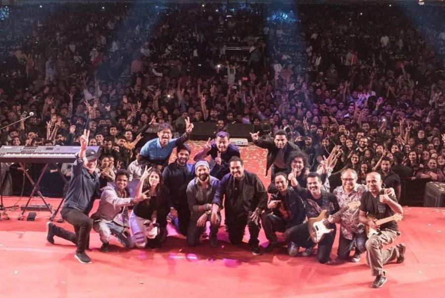 Jaago from Rock on 2: The song which is an anthem hits all the right notes. Shot against an iconic Mumbai landmark, the music is vibrant in Jaago and you can feel the adrenaline flowing through us. This is a perfect track for the concert and its audience. Farhan Akhtar,actor Farhan Akhtar,Farhan Akhtar concert songs,Farhan Akhtar songs,Farhan Akhtar live