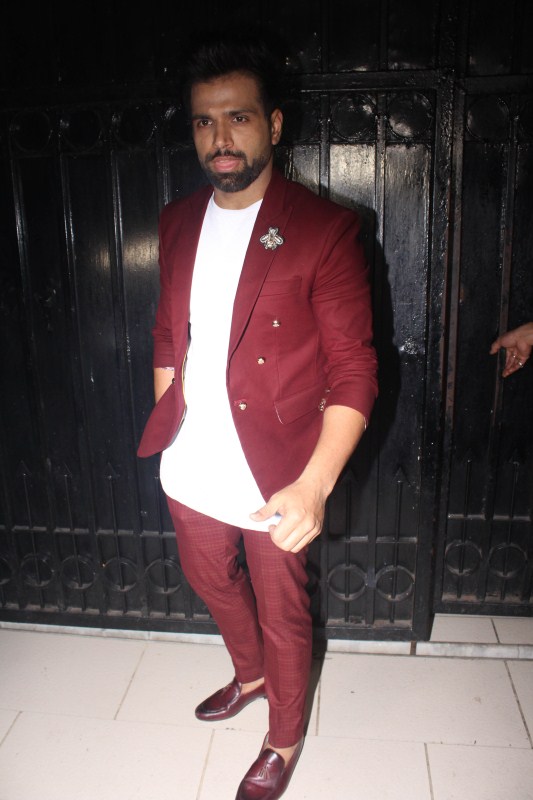 Rithvik Dhanjani poses for photographers on his arrival at Ekta Kapoor’s party, held at Krishna bungalow in Mumbai. Vivek Oberoi,Rahul Dev,Mouni Roy,Surveen Chawla,Karishma Tanna,Rithvik Dhanjani,Priyanka Alva,Anita Hassanandani Reddy,Ekta Kapoor Party,Ekta Kapoor Party pics,Ekta Kapoor Party images,Ekta Kapoor Party stills,Ekta Kapoor Party pictures,Ekta Kapoor Party