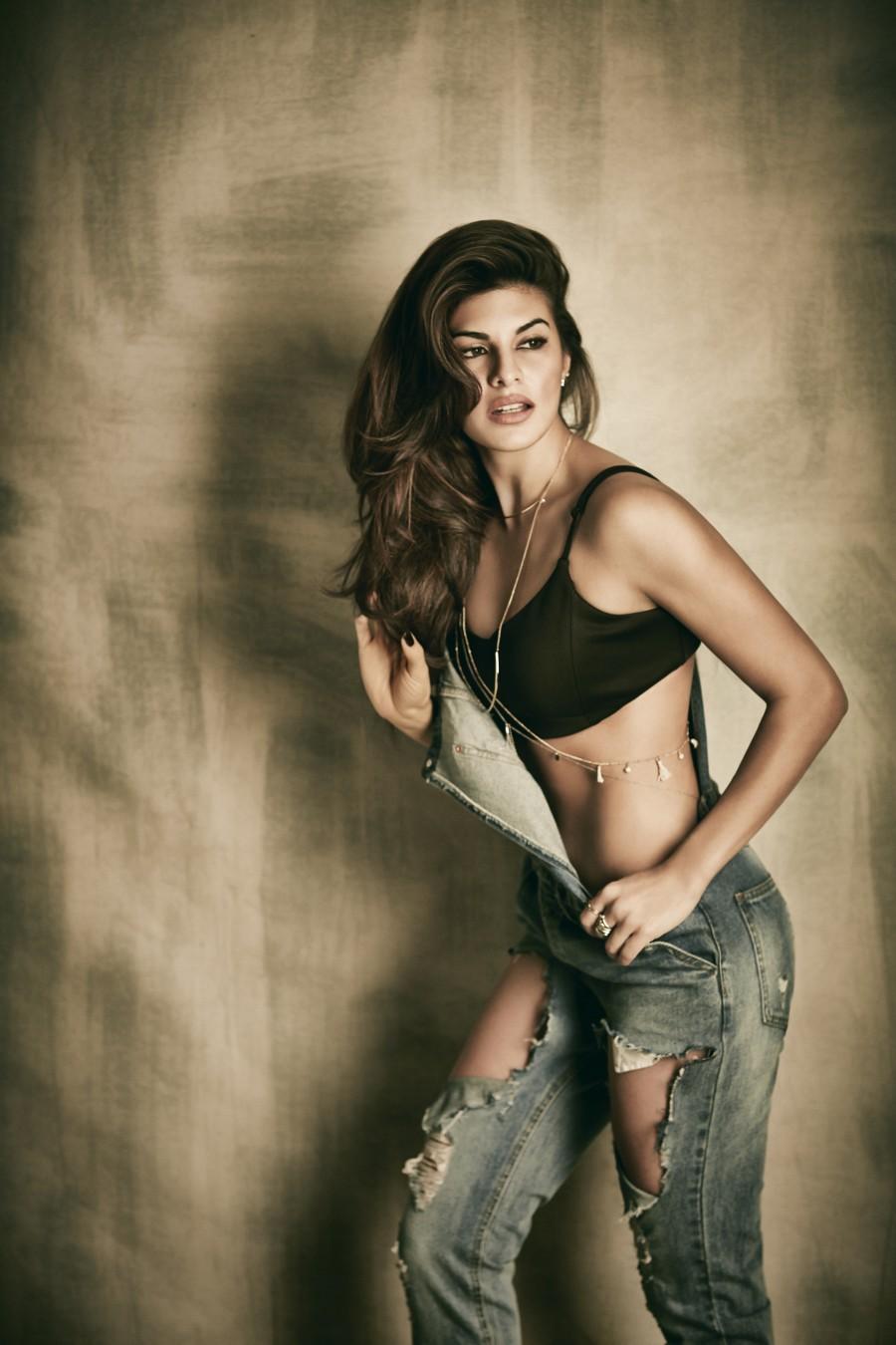 Jacqueline Fernandez had undergone rigorous training for months to ace her pole dancing skills, as a result, the actress had left her fans stupefied with her pole dance act. Race 3,Jacqueline Fernandez,Jacqueline Fernandez poll dance,Jacqueline Fernandez poll dance in Race 3,Salman Khan,pole dance