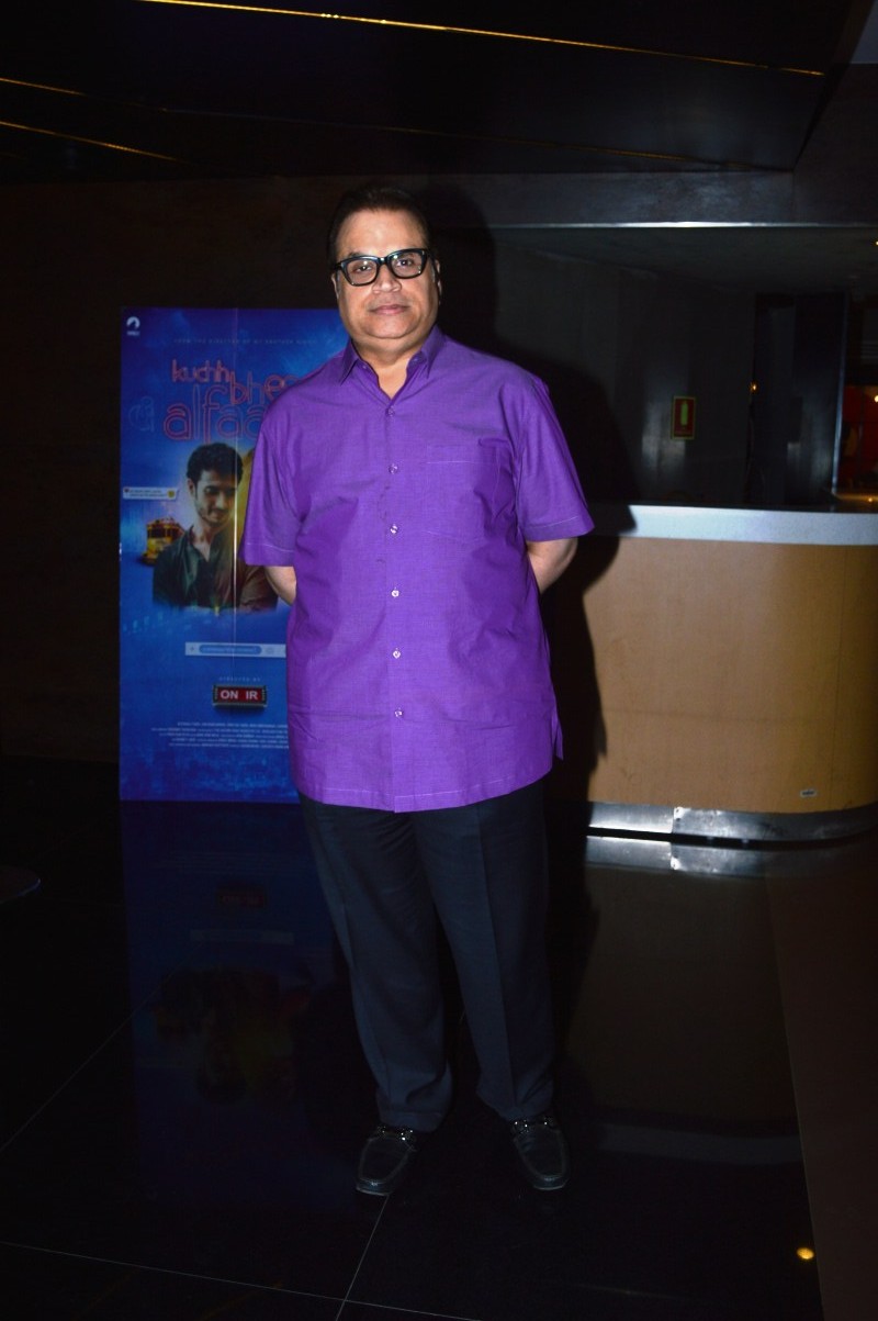 Ramesh Taurani gets clicked on his arrival at Kuchh Bheege Alfaaz special screening. Swara Bhaskar,Sanjay Suri,Samir Soni,Padmavati Fame Anupriya Goenka,producers Ramesh Taurani,Vikas Gupta,Kuchh Bheege Alfaaz,Kuchh Bheege Alfaaz special screening,Kuchh Bheege Alfaaz special screening pics,Kuchh Bheege Alfaaz special screening images,Kuch