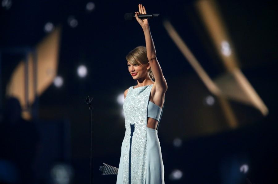 Taylor Swift ACM awards 2015,Annual Academy of Country Music Awards,Taylor Swift,Luke Bryan,Miranda Lambert,music awards,singers,19 April,photos