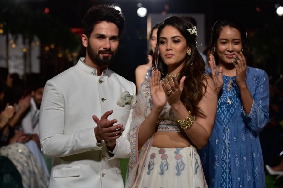 Padmaavat actor Shahid Kapoor and wife Mira Rajput walked ramp at the Lakme Fashion Week 2018. Lakme Fashion Week 2018,Lakme Fashion Week,Shahid Kapoor and Mira Rajput,Shahid Kapoor,Mira Rajput,Anita Dongre,Lakme Fashion Week pics,Lakme Fashion Week images,Lakme Fashion Week stills,Lakme Fashion Week pictures,Lakme Fashion Week photos