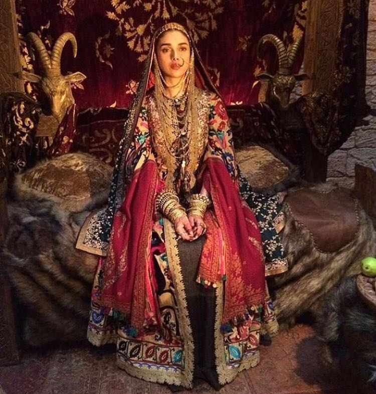 Aditi Rao Hydari looks stunning as Alauddin Khalji wife Mehrunisa in Padmaavat movie. Padmaavat,Aditi Rao Hydari,actress Aditi Rao Hydari,Aditi Rao Hydari as Mehrunisa,Mehrunisa,Alauddin Khalji wife Mehrunisa,Alauddin Khalji,Alauddin Khalji wife