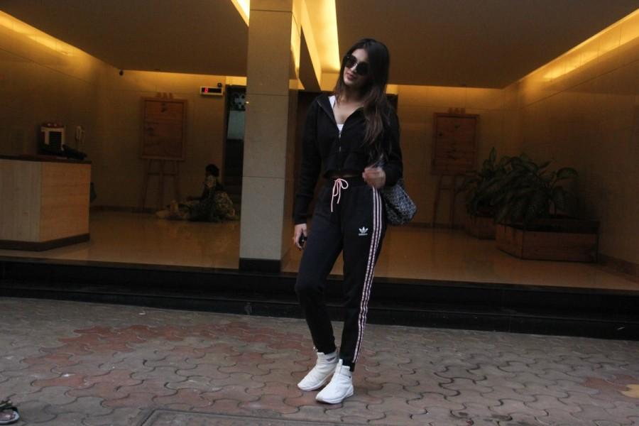 Bollywood actress Nidhhi Agerwal snapped at Bandra. Nidhhi Agerwal,actress Nidhhi Agerwal,Nidhhi Agerwal at Bandra,Nidhhi Agerwal new pics,Nidhhi Agerwal new images,Nidhhi Agerwal new stills,Nidhhi Agerwal new pictures,Nidhhi Agerwal new photos