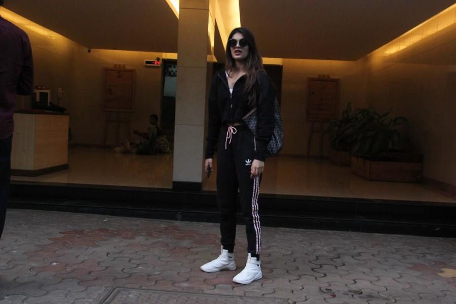 Actress Nidhhi Agerwal spotted at Bandra, Mumbai. Nidhhi Agerwal,actress Nidhhi Agerwal,Nidhhi Agerwal at Bandra,Nidhhi Agerwal new pics,Nidhhi Agerwal new images,Nidhhi Agerwal new stills,Nidhhi Agerwal new pictures,Nidhhi Agerwal new photos