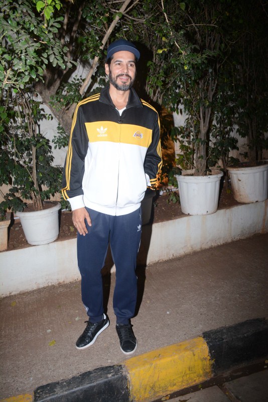 Dino Morea poses for photographers on his arrival for party, held at Olive in Khar West, Mumbai. Ileana D'Cruz,Shilpa Shetty,Sooraj Pancholi,Shamita Shetty,Shamita Shetty birthday,Shamita Shetty birthday party,Shamita Shetty birthday party pics,Shamita Shetty birthday party images,Shamita Shetty birthday party stills,Shamita Shetty birthday part