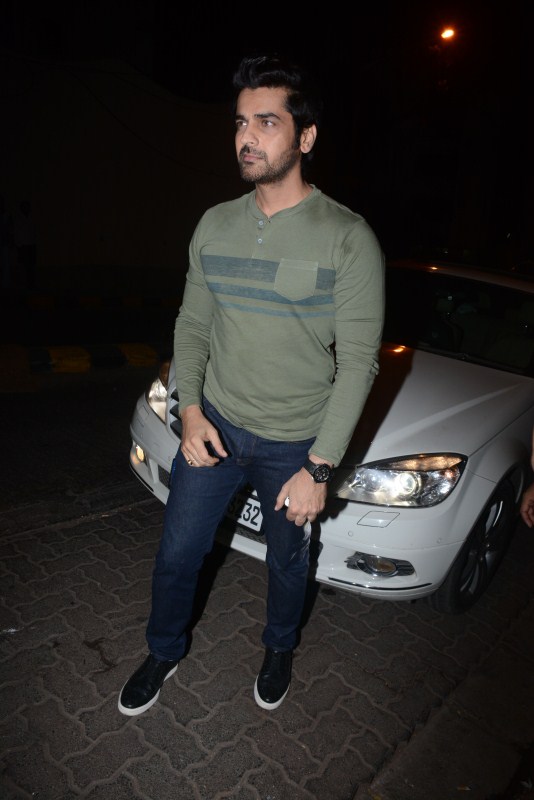 Arjan Bajwa poses for photographers on his arrival for party, held at Olive in Khar West, Mumbai. Ileana D'Cruz,Shilpa Shetty,Sooraj Pancholi,Shamita Shetty,Shamita Shetty birthday,Shamita Shetty birthday party,Shamita Shetty birthday party pics,Shamita Shetty birthday party images,Shamita Shetty birthday party stills,Shamita Shetty birthday part