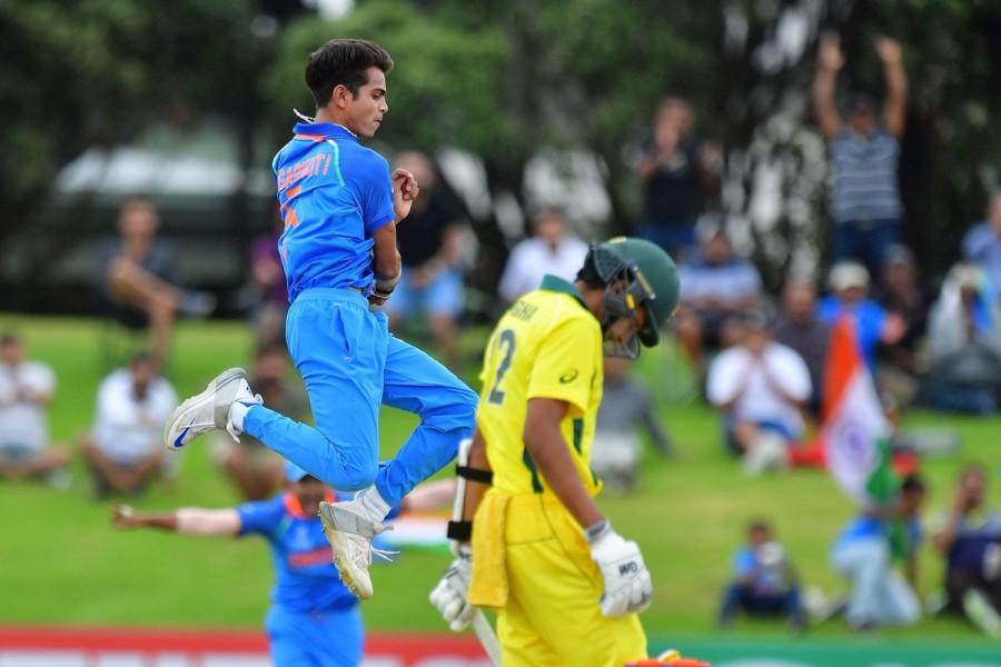 Thereafter, Merlo and Param Uppal (34) steadied the team with a 75-run fourth wicket stand which saw them going past the 100-run mark, before left-arm spinner Anukul Roy ended Uppal's 58-ball stay with a brilliant catch in his own follow through. India restrict Australia,India vs Australia,ICC U-19 World Cup Final,U-19 World Cup Final,Ind vs Aus
