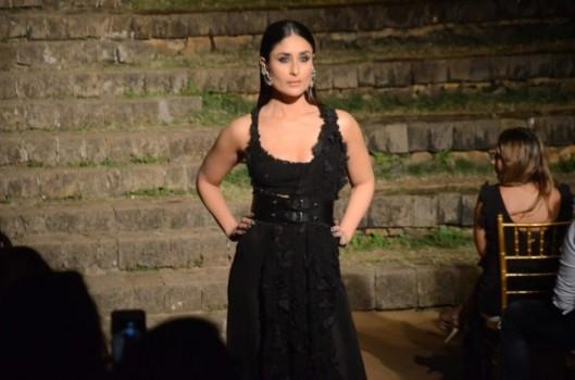 Actress Kareena Kapoor Khan closed the Summer/ Resort 2018 edition of Lakme Fashion Week (LFW) as a perfect showstopper as she walked the runway for designer Anamika Khanna in a black outfit that was inspired by sari.
