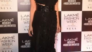 Kareena Kapoor Khan,Kareena Kapoor Khan looks pristine,Kareena Kapoor Khan at LFW finale,LFW finale,Lakme Fashion Week,Lakme Fashion Week 2018