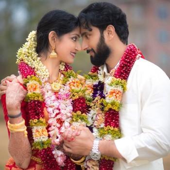 Malayalam actress Divya Unni and Arun Kumar Manikandan gets married at Sri Guruvayurappan Temple in Houston, USA.