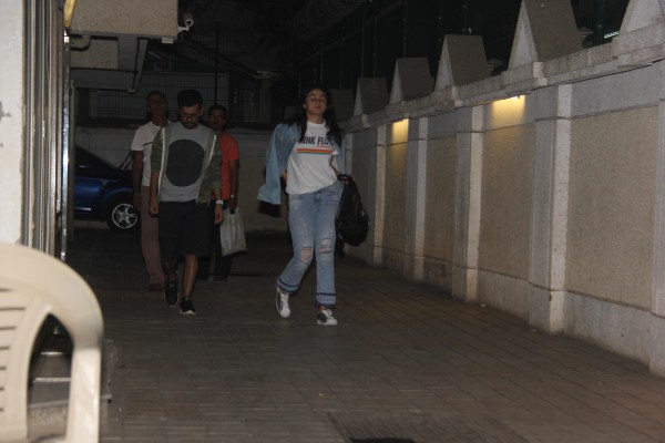 Bollywood actress Alia Bhatt spotted in Khar in Mumbai on February 4, 2018. Alia Bhatt,actress Alia Bhatt,Alia Bhatt at Khar,Alia Bhatt latest pics,Alia Bhatt latest images,Alia Bhatt latest stills,Alia Bhatt latest pictures,Alia Bhatt latest photos