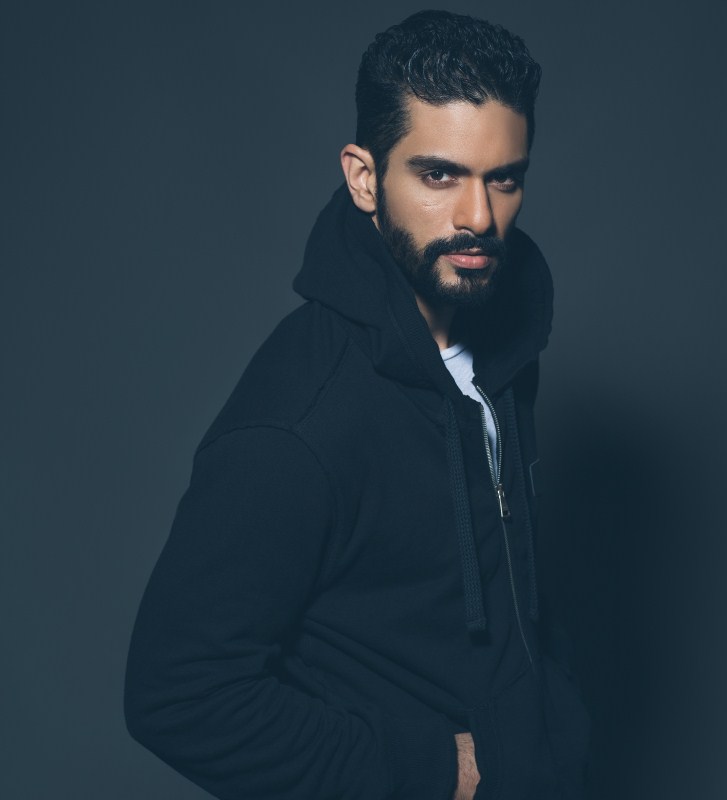 A culinary maestro: Angad is also a good chef who's known amongst his finds circle for cooking up some incredible dies in the kitchen. He took to cooking very early on and mastered the art with his great sense of taste! Angad Bedi,Angad Bedi birthday,Angad Bedi birthday specail