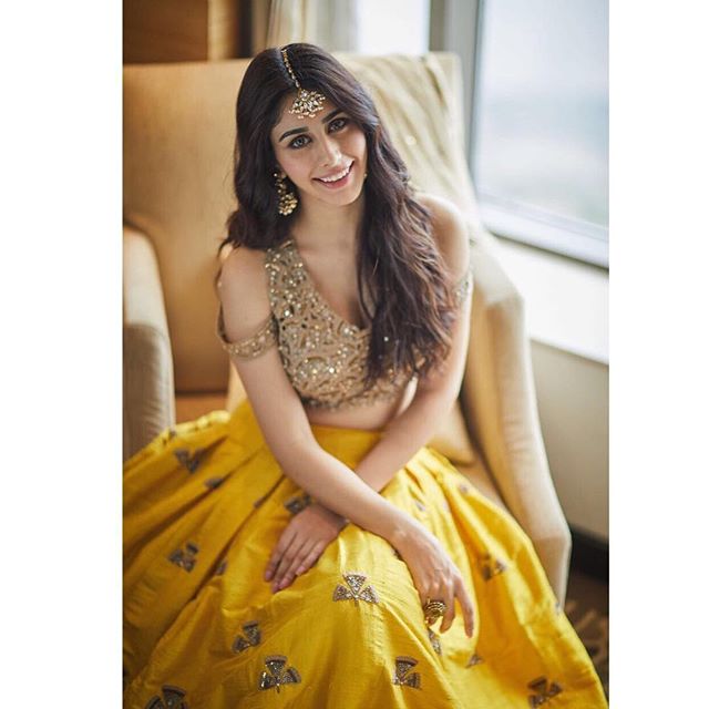 While Aayush is the husband of Salman's youngest sister Arpita, no other details about Warina have been shared. Salman Khan,Warina,salman khan warina,Loveratri,loveratri actress,loveratri heroine,Aayush Sharma,Warina Hussain