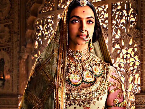 A source close to Deepika shares, "Deepika was elated to receive a handwritten note along with a gift from Rekhaji. It was a heart touching letter from the veteran actress who expressed her awe and appreciation towards Deepika's performance in Padmaavat." Asha Parekh,Hema Malini,Waheeda Rehman,Deepika Padukone,Padmaavat,Rekha