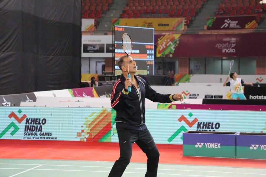Akshay, a sports enthusiast himself, was present at the Indira Gandhi Indoor Stadium in New Delhi yesterday to support the young talent thronging the capital from across the country to be a part of the inaugural Khelo India School Games. He interacted with the young sports stars and even tried his hand at Badminton with one of the participants, Maisam Meiraba Luwang, a 16-year-old youngster from Manipur. PadMan actor Akshay Kumar,PadMan,Khelo India school games,khelo india school games 2018,Khelo India