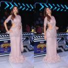 Shilpa Shetty Kundra looks hot in Falguni-Shane Peacock's this gorgeous sari-gown during Super Dancer 2.