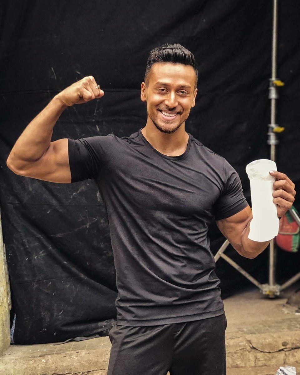 Tiger Shroff shares his photo with a sanitary pad on Social media. Tiger Shroff,Karan Johar,Farhan Akhtar,Rahul Sharma,PadMan challenge,PadMan,Padman challenge