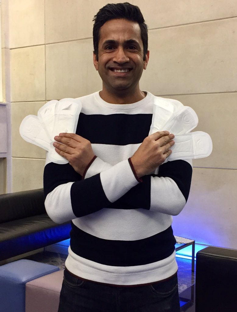 Asjad Nazir shares his photo with a sanitary pad on Social media. Tiger Shroff,Karan Johar,Farhan Akhtar,Rahul Sharma,PadMan challenge,PadMan,Padman challenge