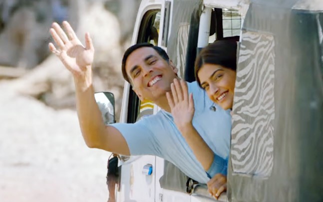 Produced by KriArj Entertainment, Mrs. Funnybones Movies, Hope Productions and Columbia Pictures. Akshay Kumar,Sonam Kapoor,Radhika Apte,PadMan,Pad Man,PadMan movie stills,PadMan movie pics,PadMan movie images,PadMan movie photos,PadMan stills,PadMan pics,PadMan images