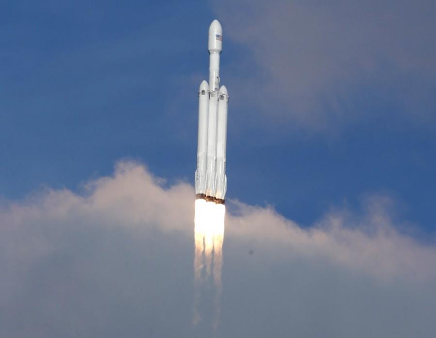 SpaceX's Falcon heavy rocket soars in debut test launch from Florida