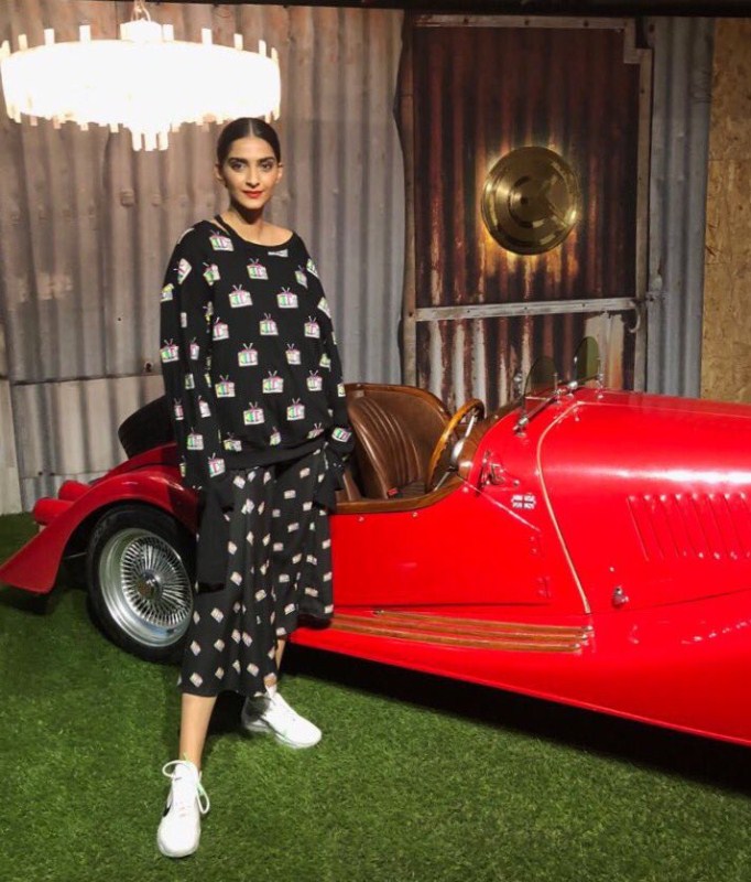 Sonam Kapoor visited Gauri Khan's luxury interior designs store in Juhu, Mumbai yesterday and shot for a brand while at the store. Gauri Khan has carved a place for herself in the creative Industry of designs and has time and again astonished everyone with her artwork. The who's who of the town visit the star wife's store to grab essentials. Sonam Kapoor,actress Sonam Kapoor,Sonam Kapoor at Gauri Khan store,Gauri Khan store