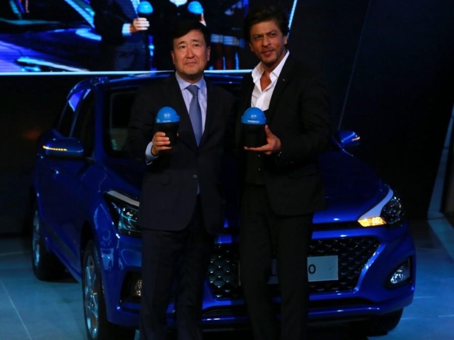 "'Swachh Can' is a simple yet powerful idea and I would like to request every single car owner to go ahead and use it and play their role in the Clean India Movement," Shah Rukh, dressed in a black and white suit with a waistcoat, said at the Auto Expo at the India Expo Mart in Greater Noida, on Thursday. Shah Rukh Khan,actor Shah Rukh Khan,Swachh Can,Supporting Swachh Bharat Abhiyan,Hyundai cars,Auto Expo 2018,Auto Expo,Shah Rukh Khan at Auto Expo,SRK at Auto Expo