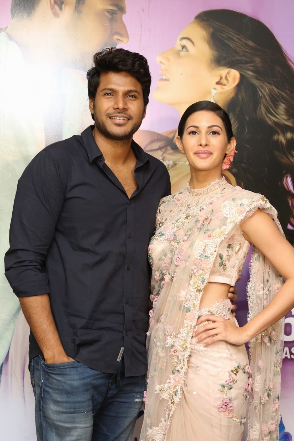Sundeep Kishan, Amyra Dastur pose together during Manasuku Nachindi audio launch. Sundeep Kishan,Amyra Dastur,Manasuku Nachindi,Manasuku Nachindi audio launch,Manasuku Nachindi audio launch pics,Manasuku Nachindi audio launch images,Manasuku Nachindi audio launch stills,Manasuku Nachindi audio launch pictures,Manasuku Nachindi audio la