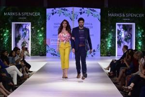 Esha Gupta and Ali Fazal,Esha Gupta,Ali Fazal,Esha Gupta ramp walk