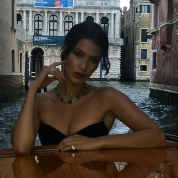 Bella Hadid sizzles in skimpy bikini.