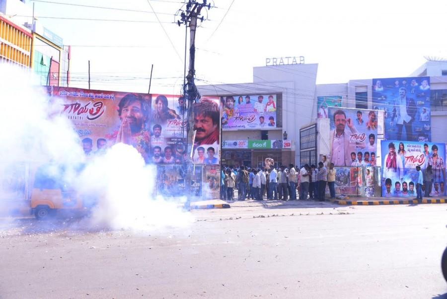 Mohan Babu's fans celebrated the release of Gayatri with crackers and dance. Gayatri mania,Gayatri movie mania,Mohan Babu,Mohan Babu fans