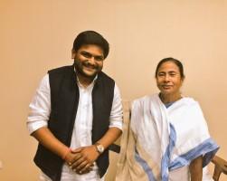 Hardik Patel meets Mamata Banerjee,Hardik Patel,Mamata Banerjee,Trinamool,West Bengal Chief Minister Mamata Banerjee,West Bengal CM Mamata Banerjee