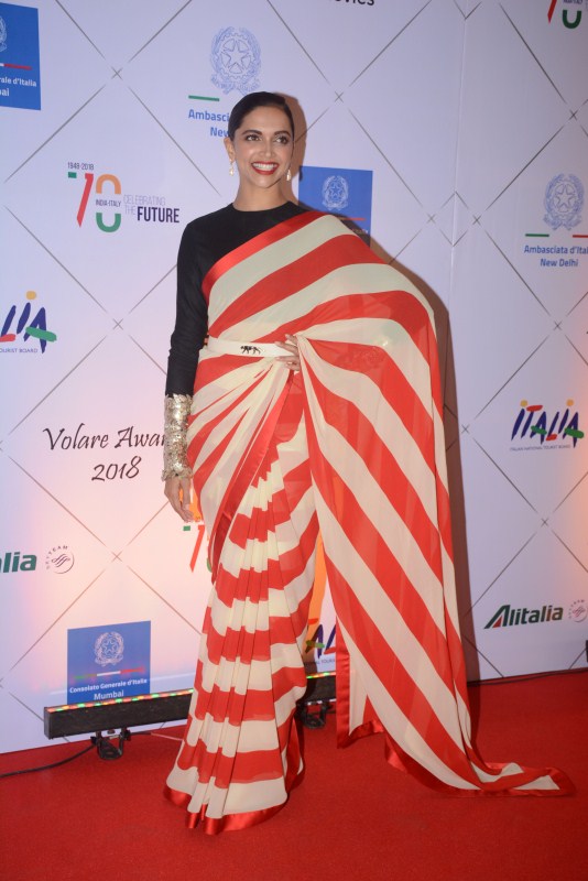 Deepika Padukone at the red carpet of Volare Awards 2018 in Mumbai on Feb 9, 2018. Deepika Padukone,AR Rahman,Imtiaz Ali,Volare Awards 2018,Volare Awards,celebs at Volare Awards
