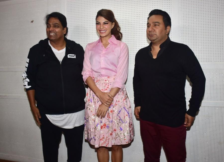 Confessing to be a big fan of Madhuri, Jacqueline considers herself blessed to have had the opportunity to perform to the iconic track. The song marks Jacqueline's debut in the action franchise. Jacqueline will be seen sharing screen space yet again with her 'Beat pe booty' partner Tiger Shroff. Jacqueline Fernandez,actress Jacqueline Fernandez,Ek do Teen,Ek do Teen wraps up,Madhuri Dixit