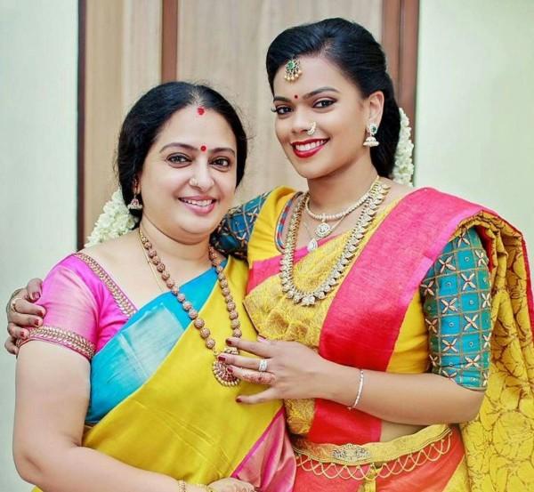 Parthiban's daughter Keerthana engagment stills - Photos,Images,Gallery ...