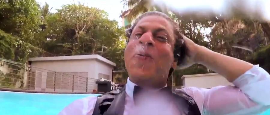 "A full tuxedo and today I want to give the most overwhelming loving message that I've given you in the last decade. So listen to it carefully because this is very heartfelt." Shah Rukh Khan,actor Shah Rukh Khan,SRK,Shah Rukh Khan goes underwater,Shah Rukh Khan Twitter,SRK Twitter