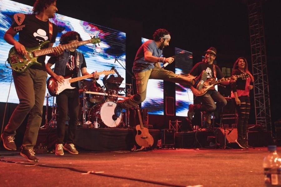 Started from the 6th of January in Indore, the multi-talented star is having his concert shows in various cities of the country. He has already successfully completed his shows in Mangalore, Ahmedabad, Lucknow, Indore, Ranthambore, Madras and Delhi. Guwahati, Mumbai, Calicut Bengaluru Hyderabad. Further, he will be visiting Cuttack and Pune. Farhan Akhtar,Farhan Akhtar India tour