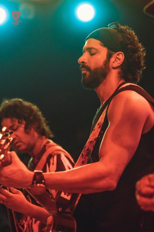 Farhan's concerts get an exceptional response, as the concerts are not just about entertainment but also about a social message. MARD being Man Against Rape and Discrimination and how the actor has taken a strong take on it by performing and spreading awareness. And this is a part of Farhan's concerts. Farhan Akhtar,Farhan Akhtar India tour