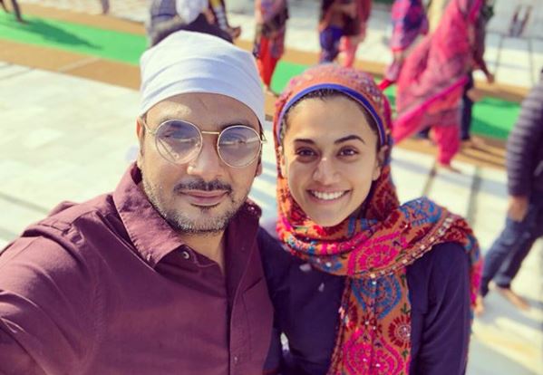 Actor Vicky Kaushal, casting director Mukesh Chhabra and writer Kanika Dhillon also accompanied Taapsee during her visit to the temple. Taapsee Pannu,actress Taapsee Pannu,Manmarziyan,Manmarziyan release,bollywood movie,Bollywood movie release,Vicky Kaushal