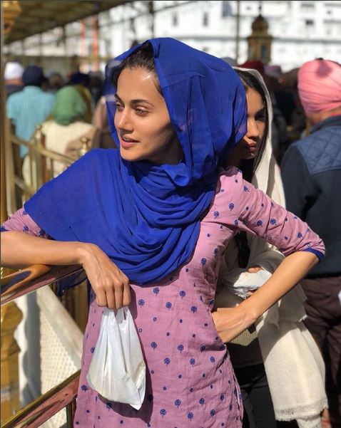 Taapsee seeks the blessings at the Golden Temple before Manmarziyan. Taapsee Pannu,actress Taapsee Pannu,Manmarziyan,Manmarziyan release,bollywood movie,Bollywood movie release,Vicky Kaushal