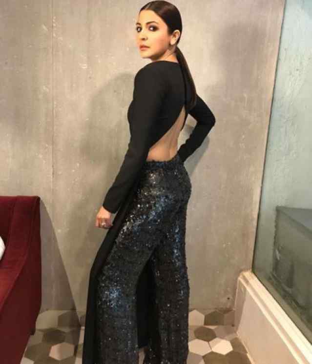 Anushka Sharma,actress Anushka Sharma,Pari,Pari actress,Anushka Sharma in black dress,Bollywood Celebs,Bollywood Celebs pics,celebs images,Virat Kohli,Virat Kohli wife