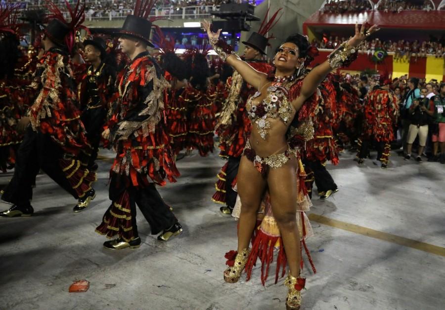 Drum queen Raissa de Oliveira from Beija-Flor samba school performs during the second night of the Carnival parade at the Sambadrome in Rio de Janeiro. Famous Carnival,Carnival in Brazil,Sabrina Sato,Famous Carnival pics,Famous Carnival images