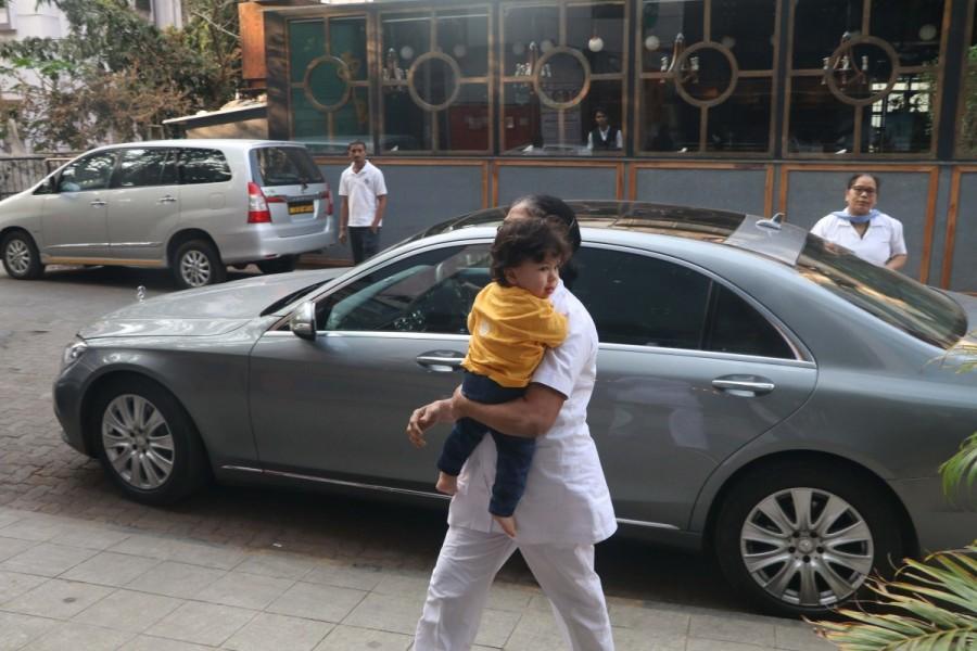 Taimur Ali Khan spotted at Bandra, Mumbai. Taimur Ali Khan,taimur ali khan photos,taimur ali khan pictures,Taimur Ali Khan wallpapers,Taimur Ali Khan poster,saif ali khan,Kareena Kapoor